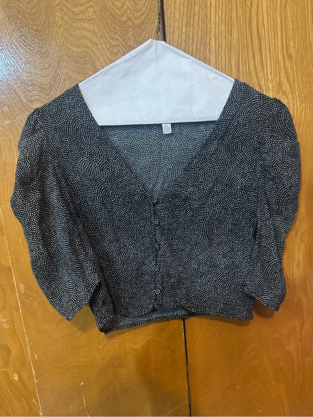 Leith Black and White Dot-Print V-Neck Button Front Blouse